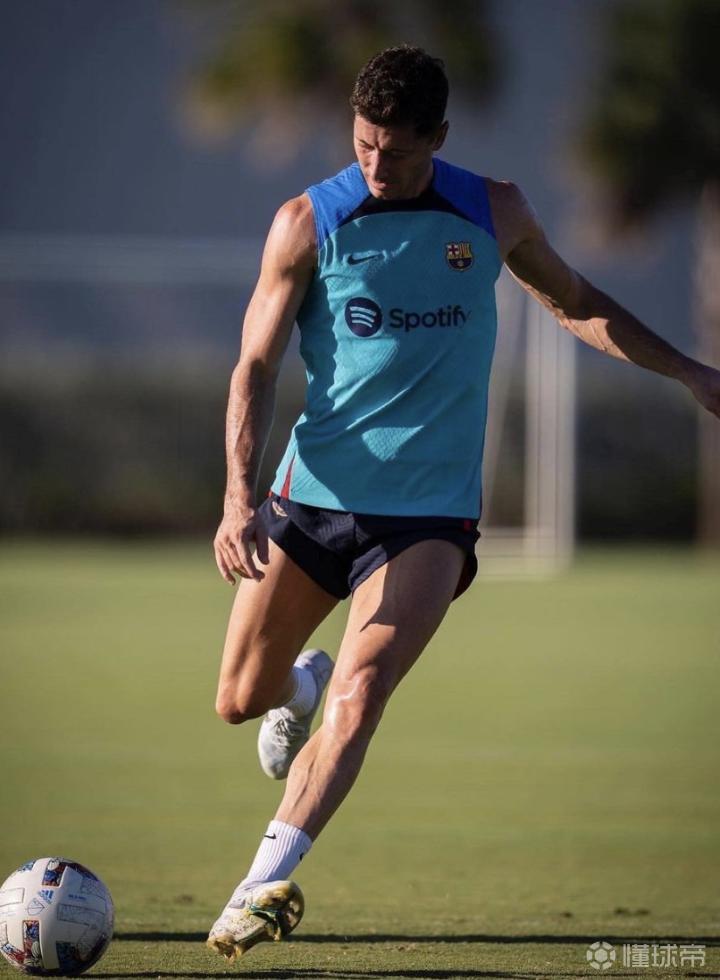 开云中国-包含莱万多夫斯基重返赛场，表现优异首场状态出色，德国队观众沸腾！的词条-开云中国